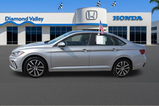 Used 2025 Volkswagen Jetta SE image 7