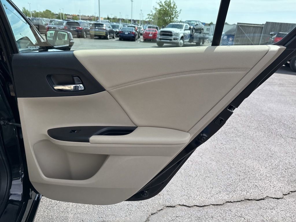 Used 2015 Honda Accord EX-L image 36