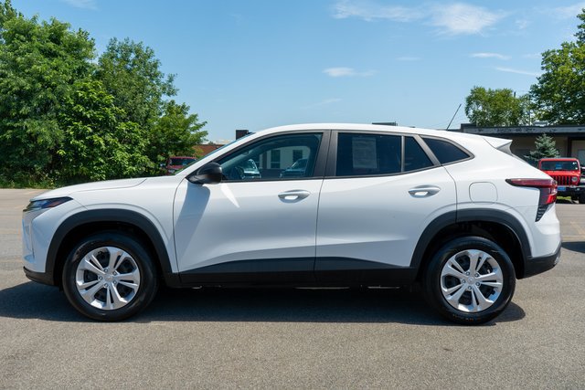 Used 2024 Chevrolet Trax LS FWD image 9