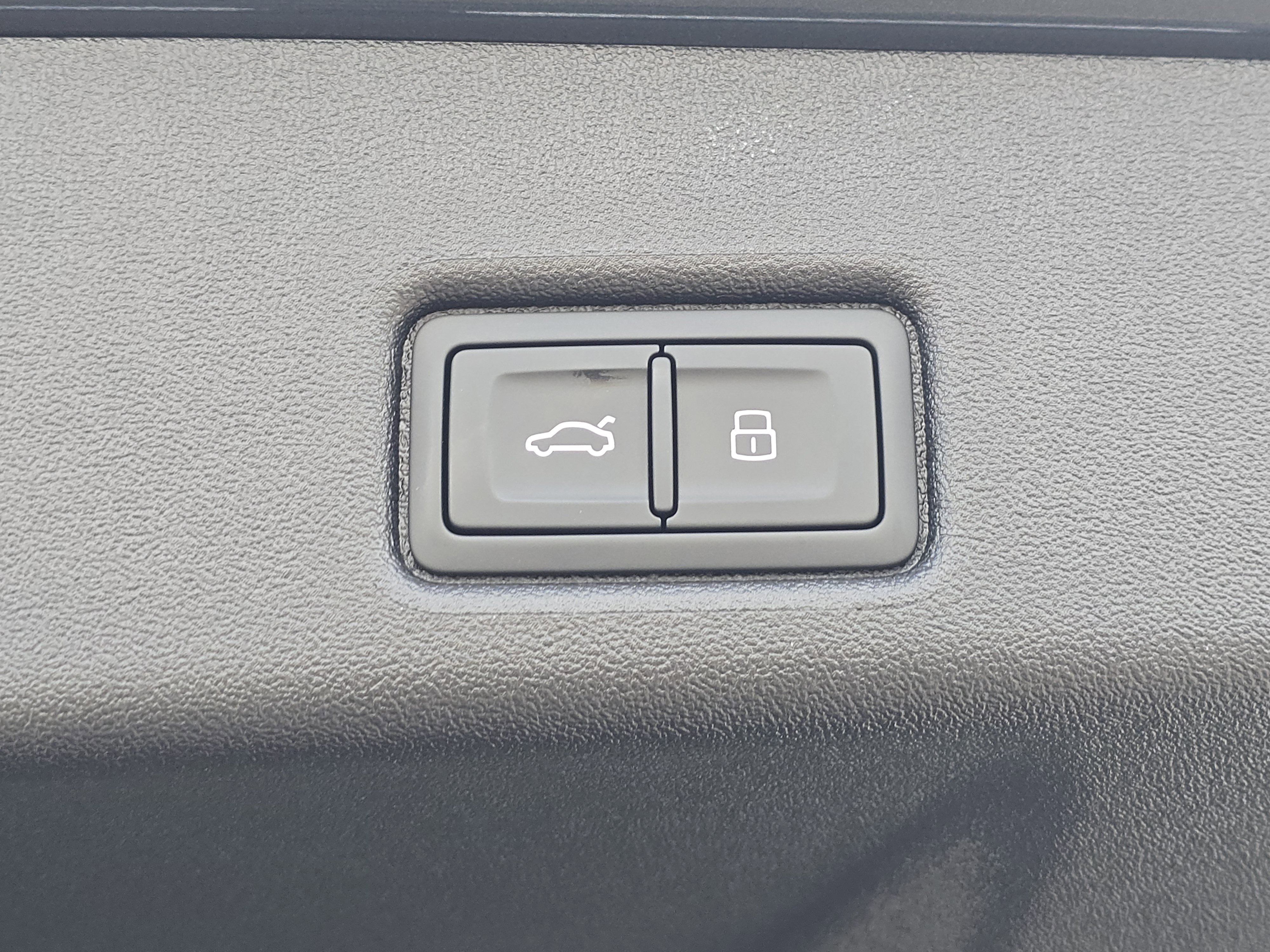 New 2025 Audi Q5 Premium Plus image 17