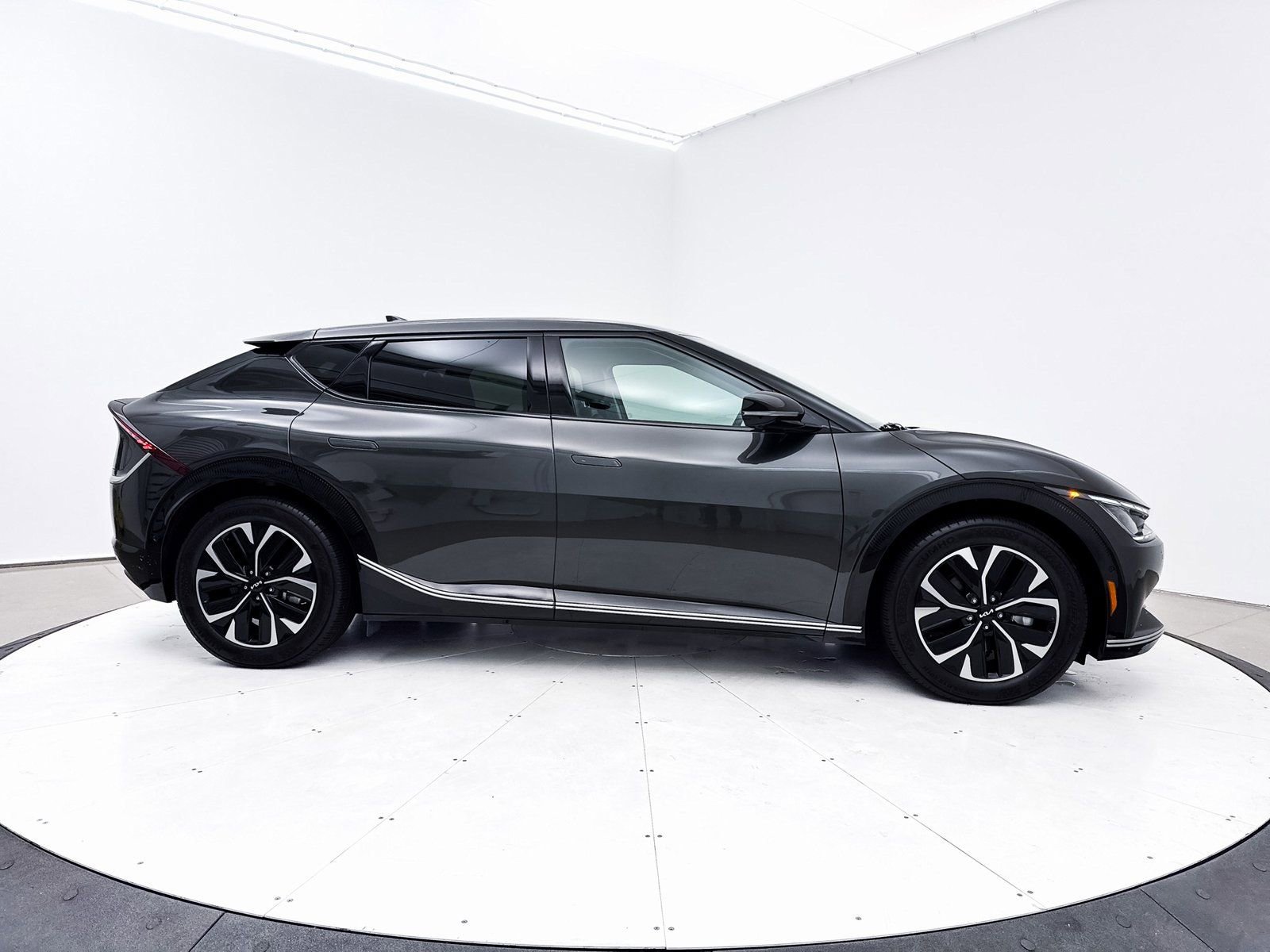 Used 2023 Kia EV6 Wind w/ Wind Technology Package image 36