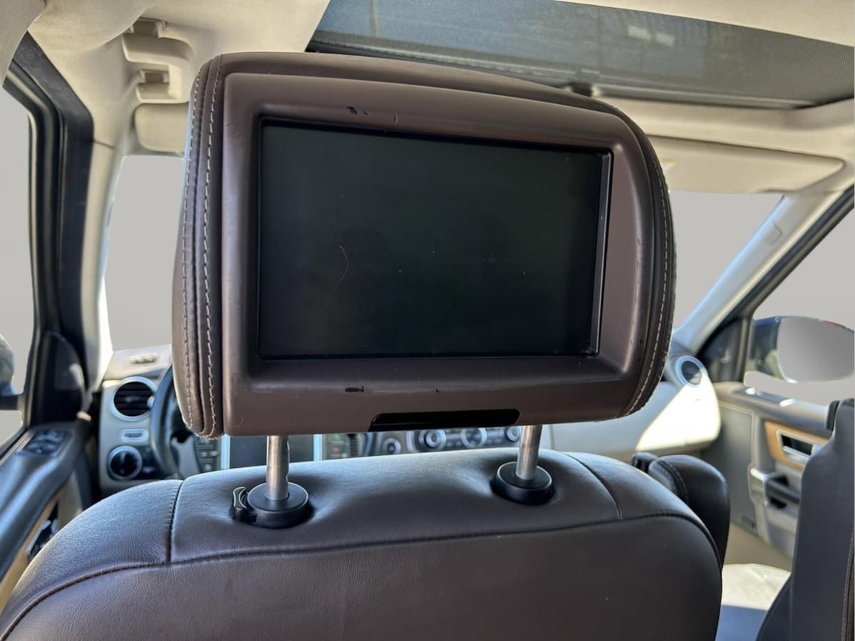 Used 2014 Land Rover LR4 HSE LUX image 17
