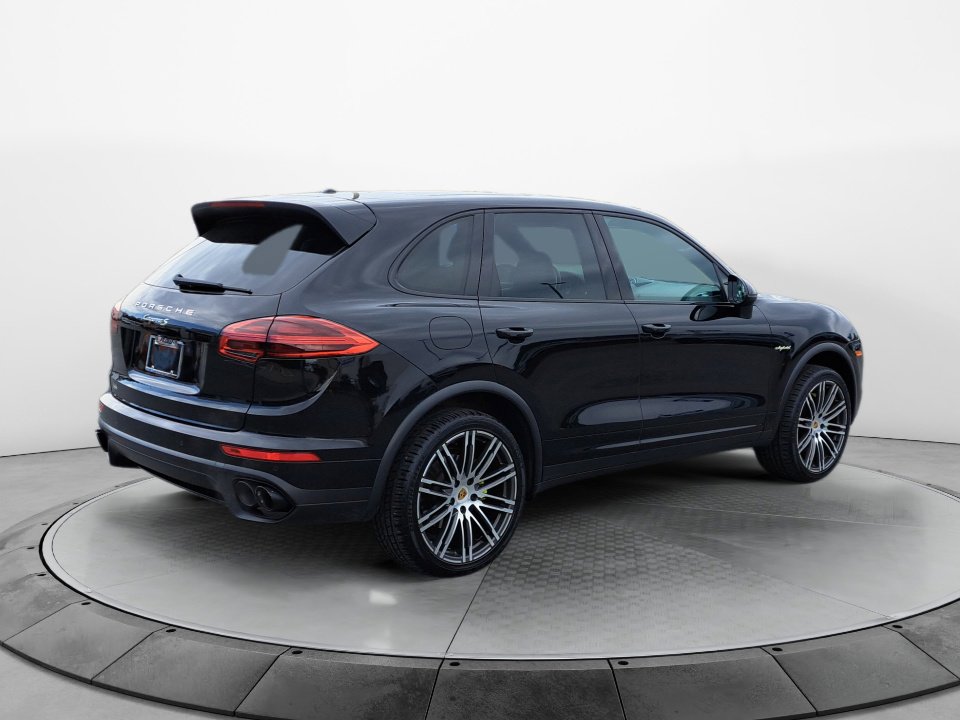 Used 2015 Porsche Cayenne S w/ Premium Package AWD/4WD image 7