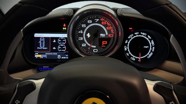 Used 2015 Ferrari California T image 15