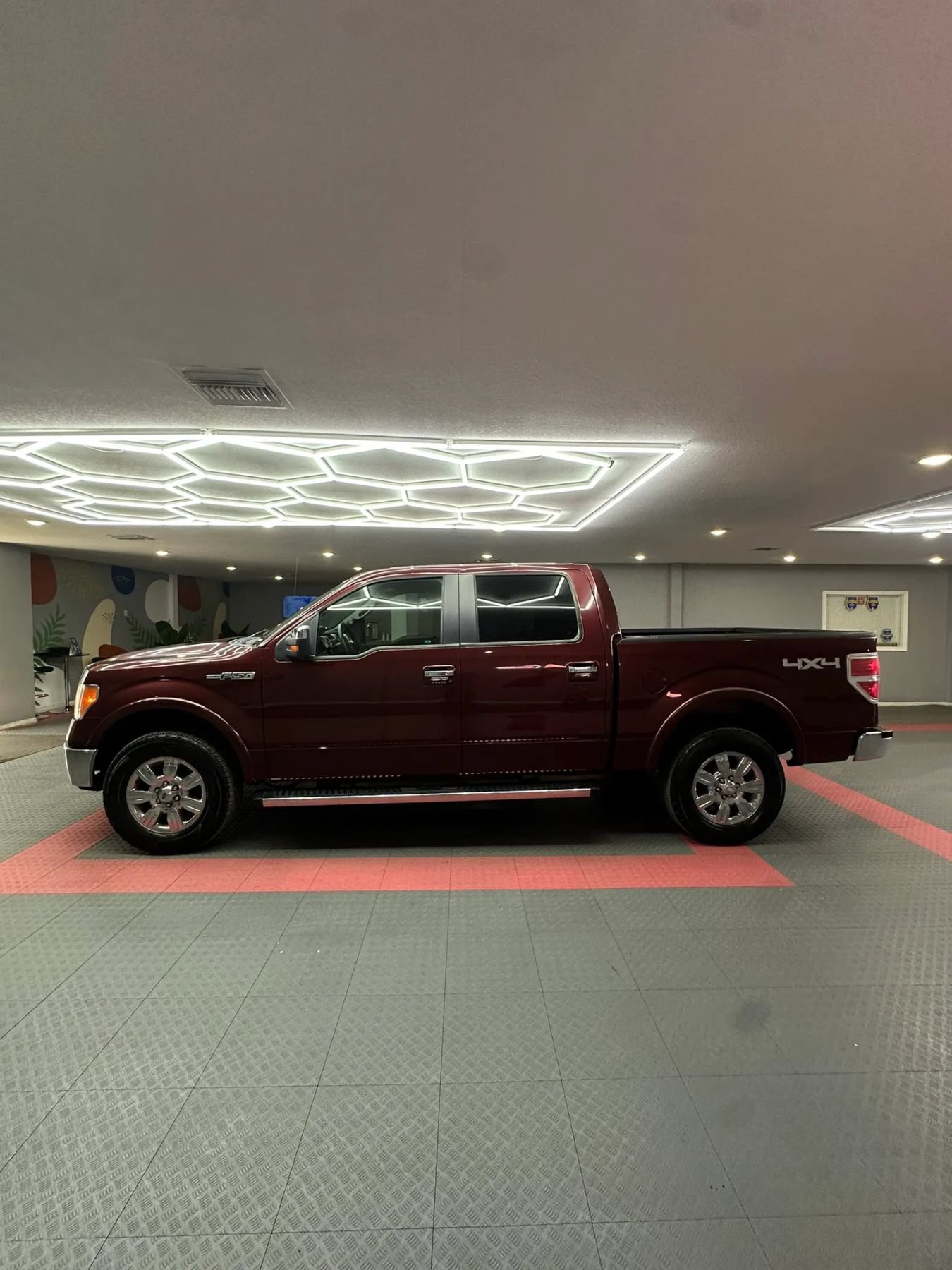 Used 2010 Ford F150 Lariat AWD/4WD image 3