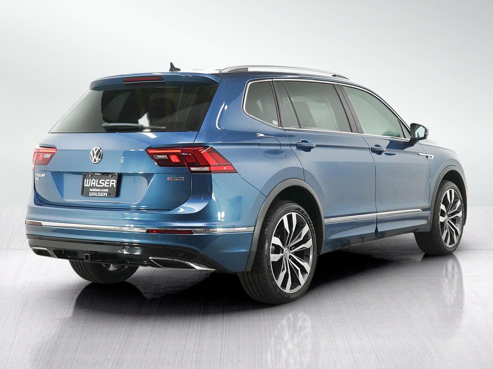 Used 2020 Volkswagen Tiguan SEL Premium R-Line AWD/4WD image 5
