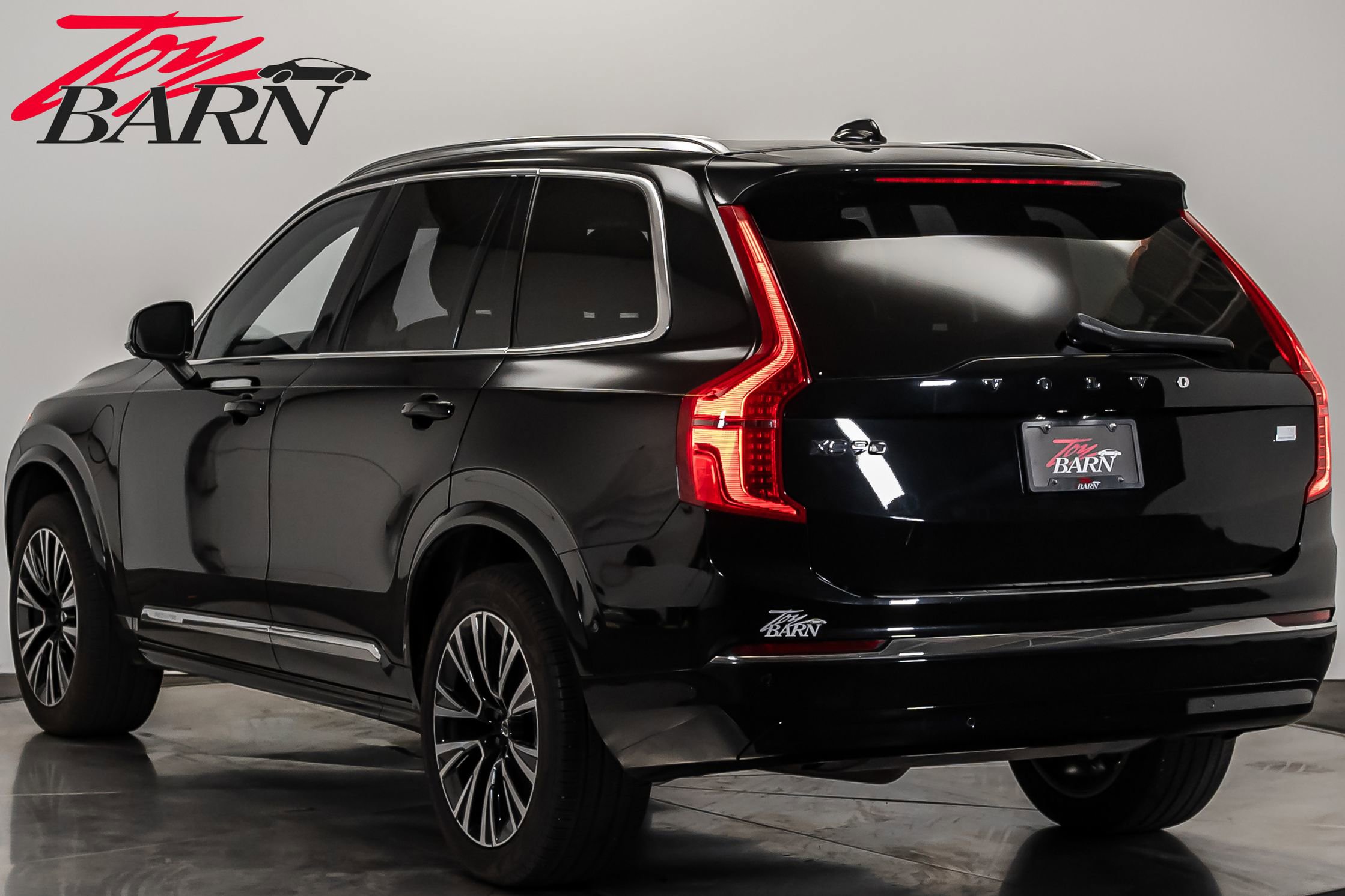 Used 2024 Volvo XC90 T8 Plus image 3