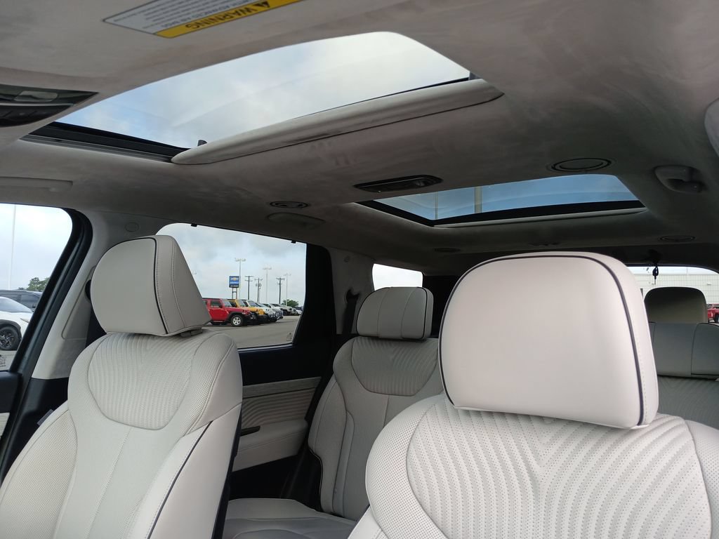 Used 2025 Hyundai Palisade Calligraphy FWD image 19