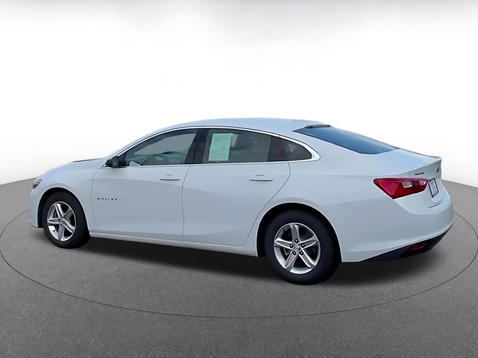 Used 2024 Chevrolet Malibu LT FWD image 15