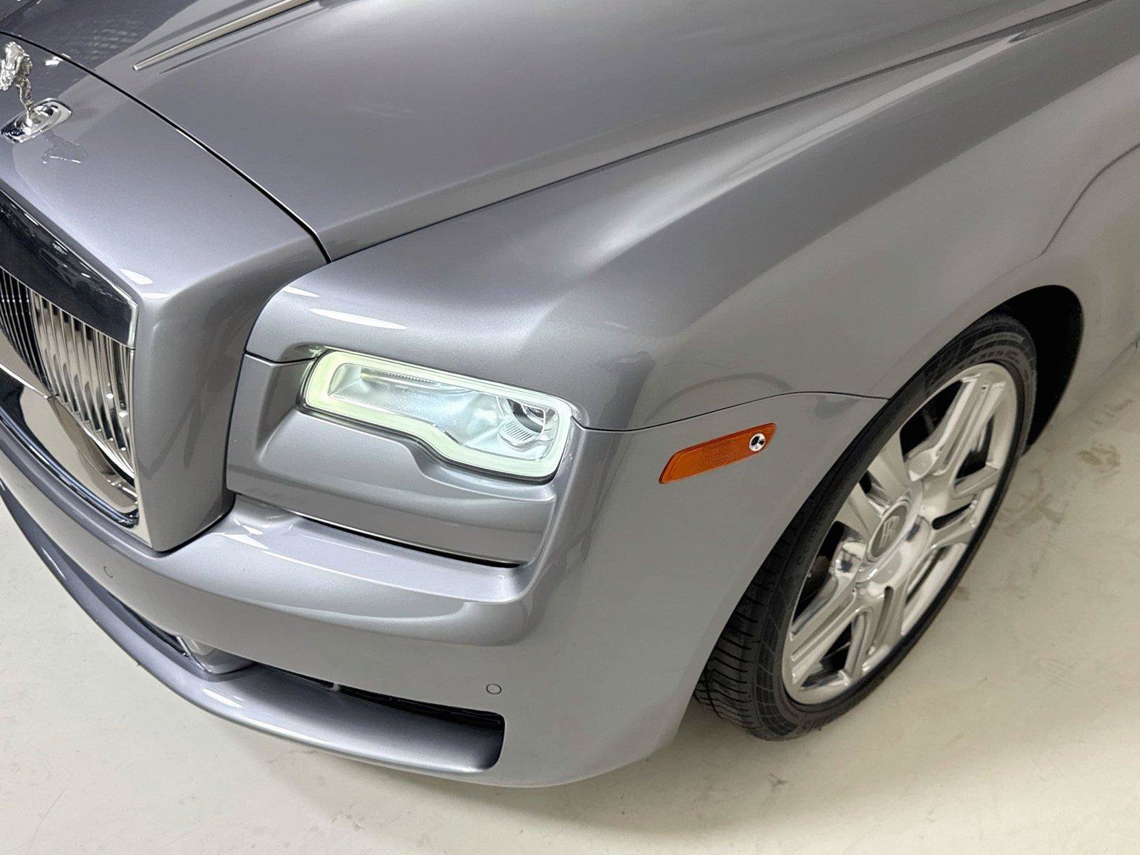 Used 2019 Rolls-Royce Ghost RWD image 38
