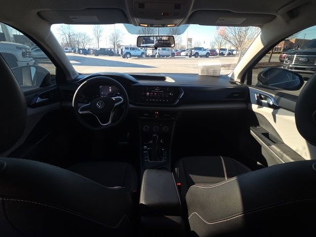 Used 2022 Volkswagen Taos SE image 15