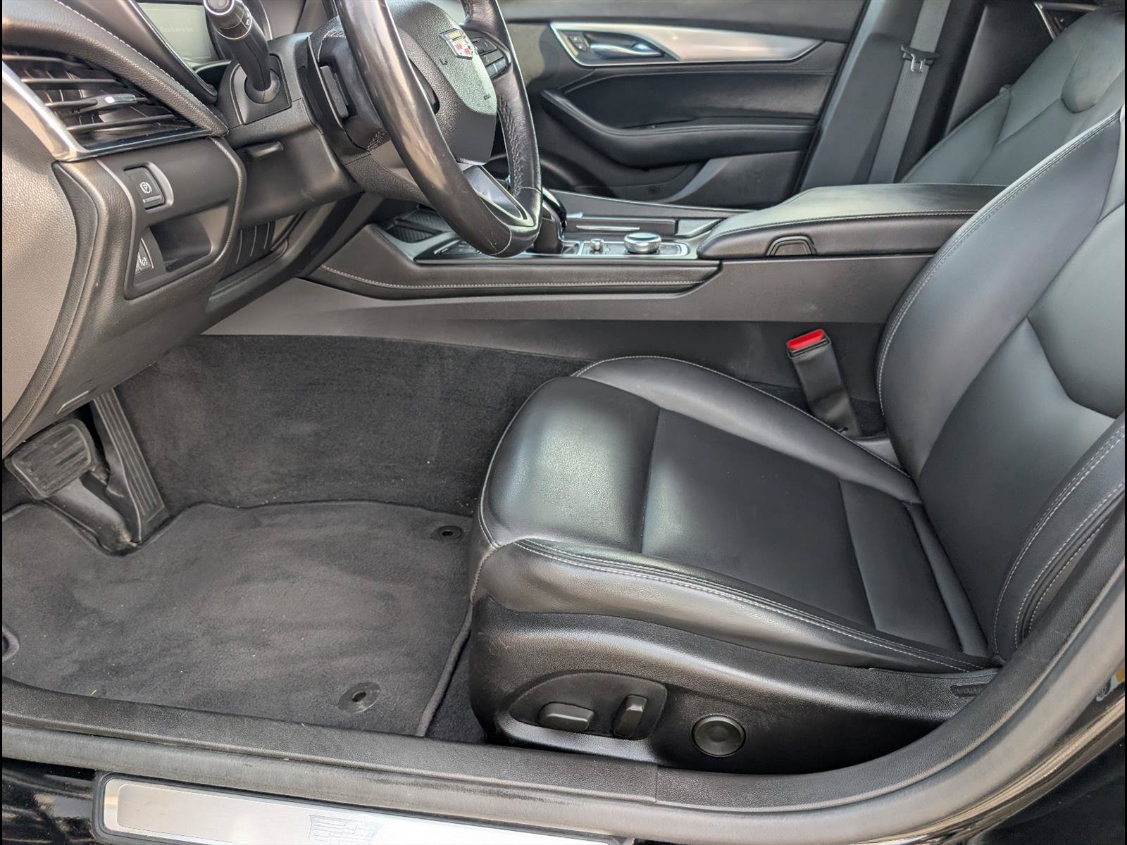 Used 2023 Cadillac CT5 Luxury w/ Cold Weather Package RWD image 11