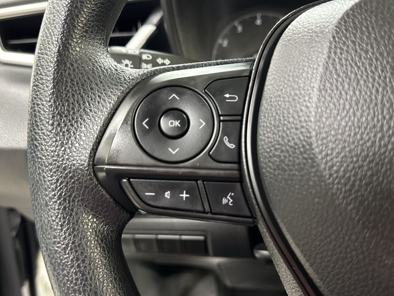 Used 2023 Toyota Corolla LE FWD image 45