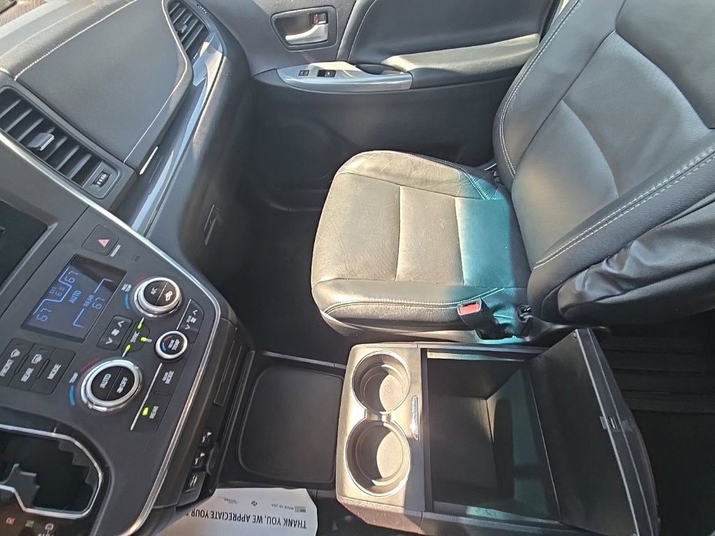 Used 2016 Toyota Sienna SE image 23