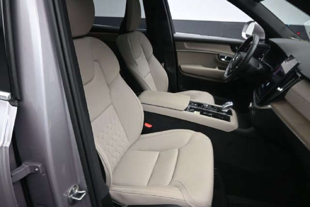 Used 2026 Volvo XC90 B6 Plus AWD/4WD image 31