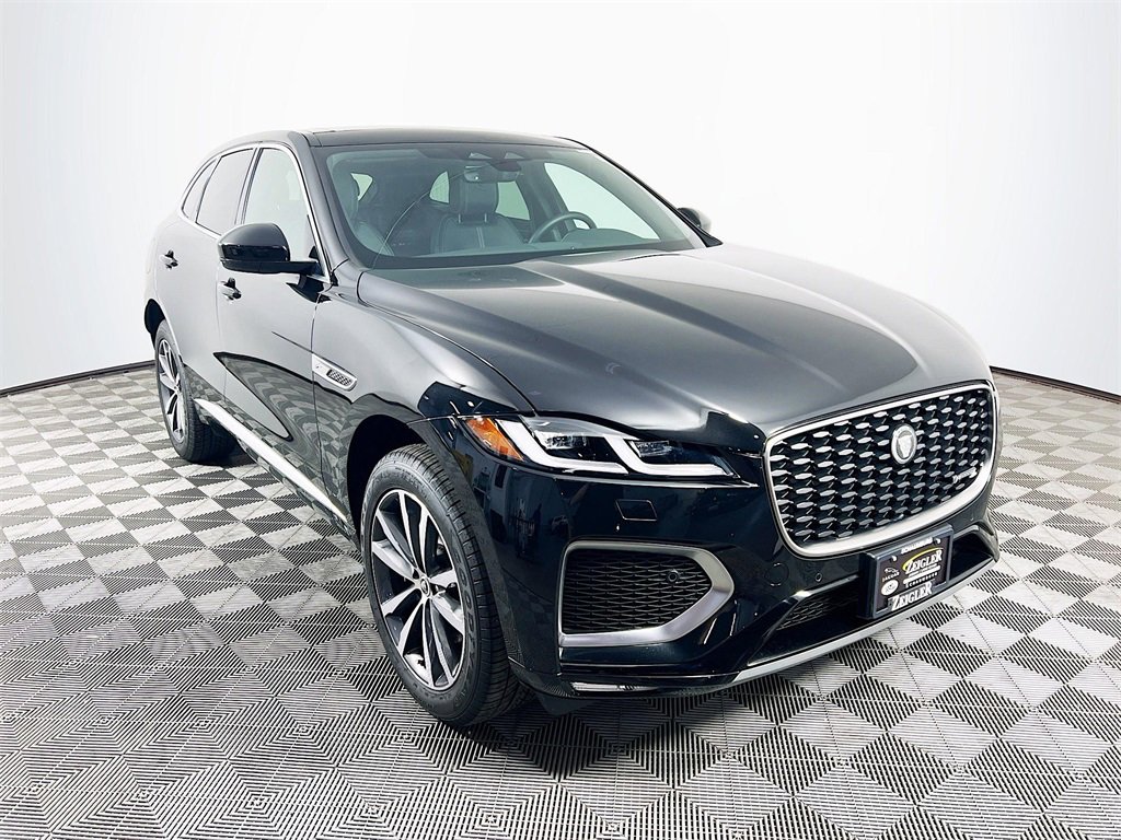 Used 2025 Jaguar F-PACE R-Dynamic S image 3