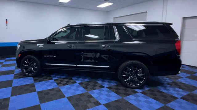 Used 2023 GMC Yukon XL Denali AWD/4WD image 5