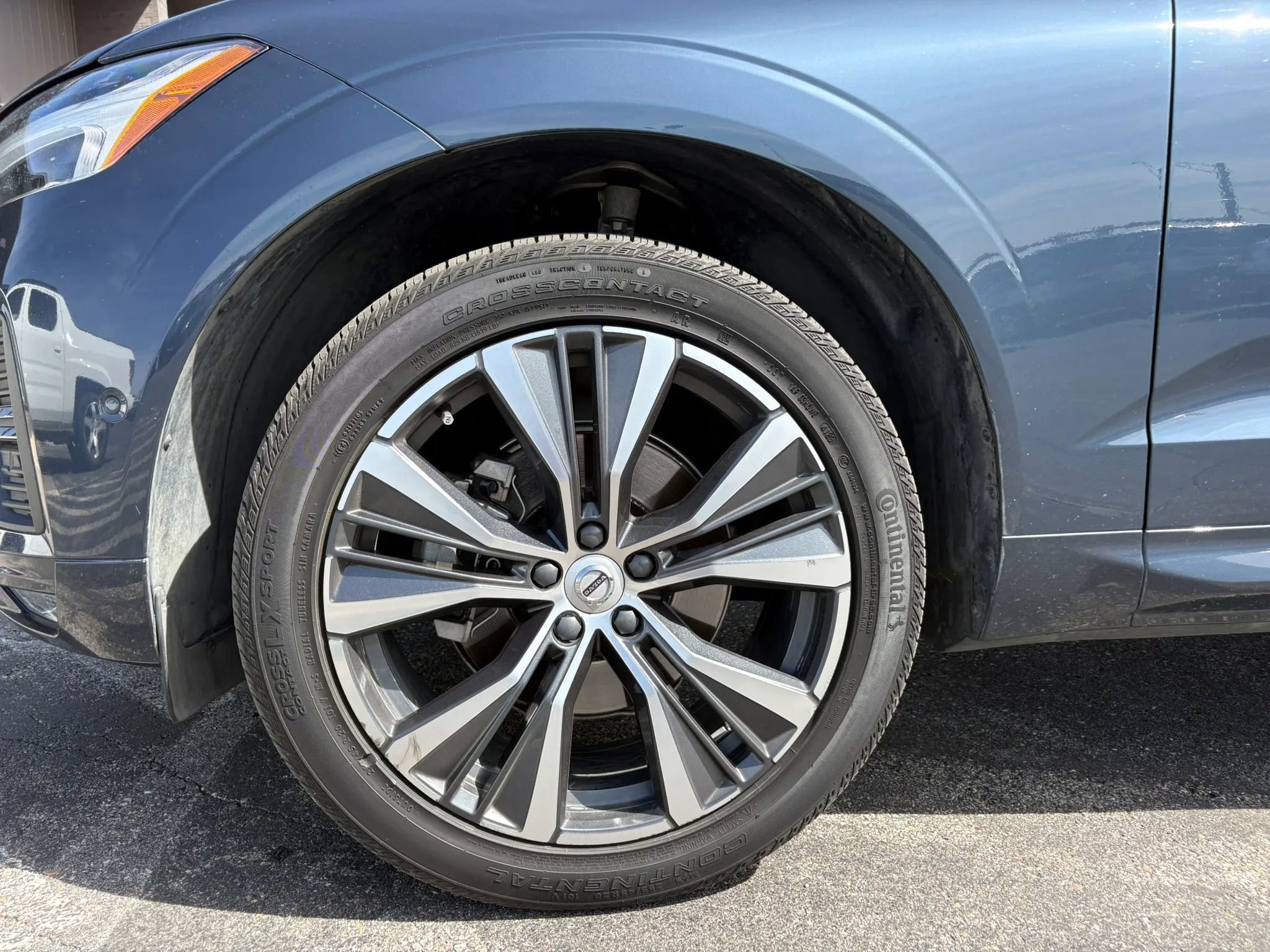 Used 2022 Volvo XC60 B5 Momentum w/ Advanced Package image 33