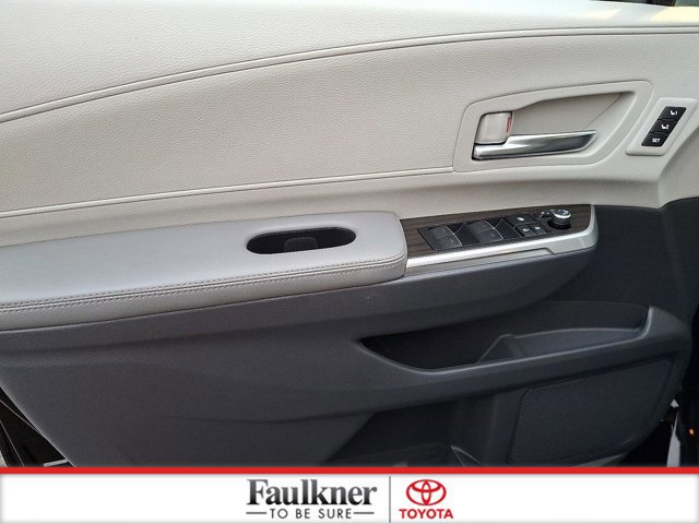 Certified 2023 Toyota Sienna Limited image 12