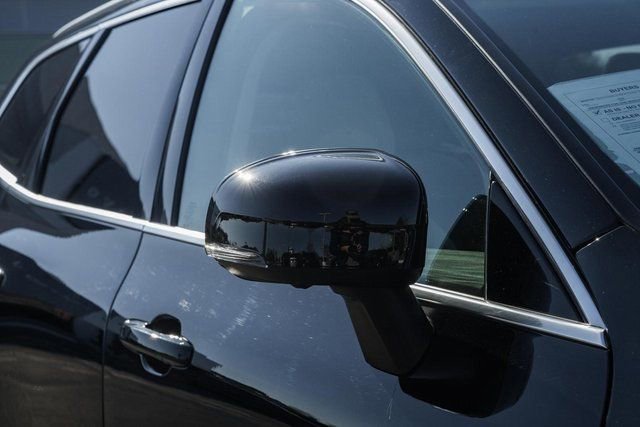 Certified 2023 Volvo XC60 B6 Ultimate w/ Protection Package Premier image 15