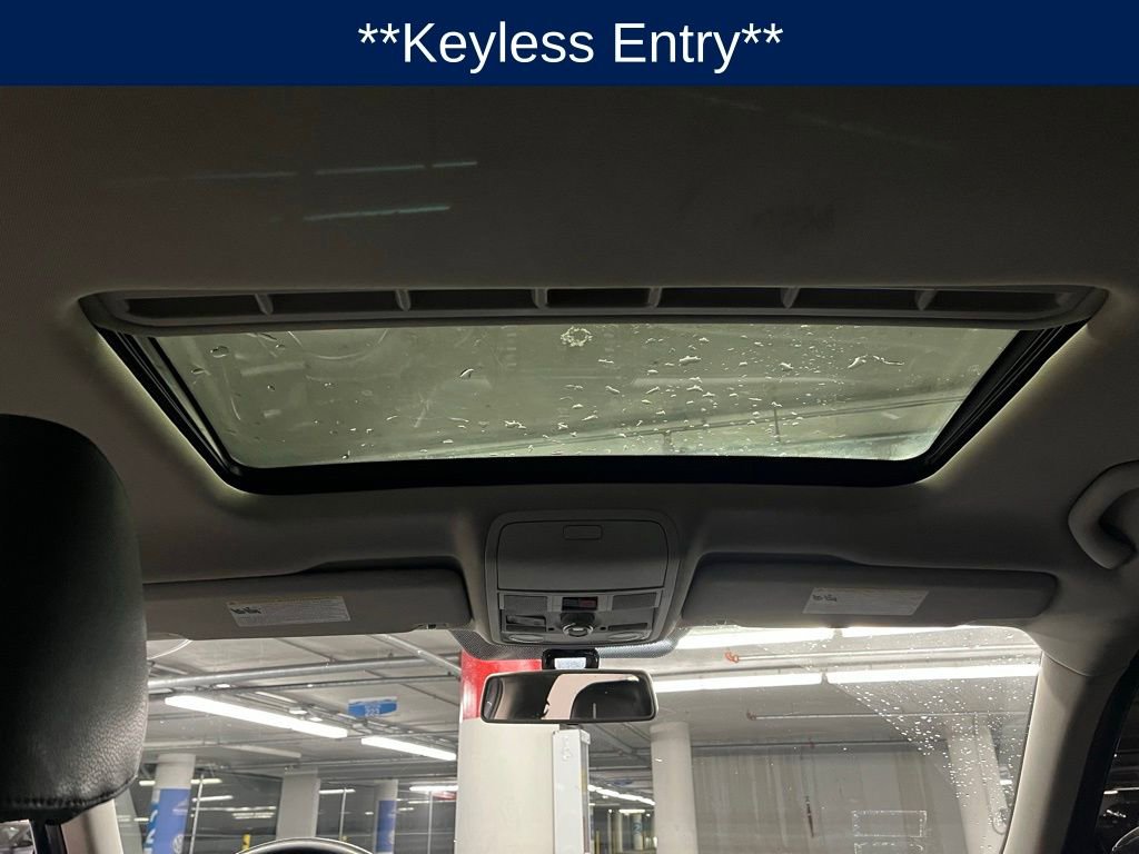 Used 2018 Volkswagen Passat 2.0T SE w/ SE Lighting Package image 9