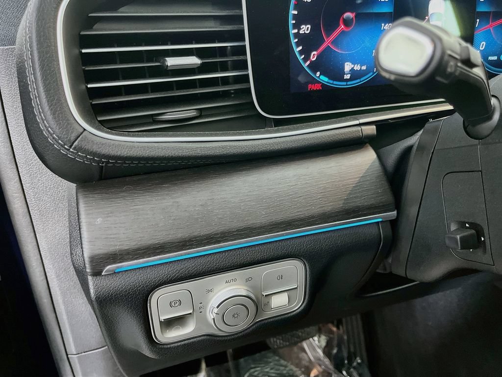 Used 2022 Mercedes-Benz GLS 450 4MATIC image 13