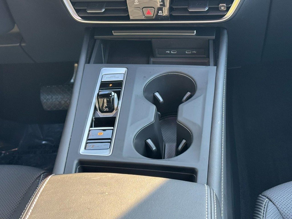 Used 2024 Volkswagen Atlas Cross Sport SE image 14