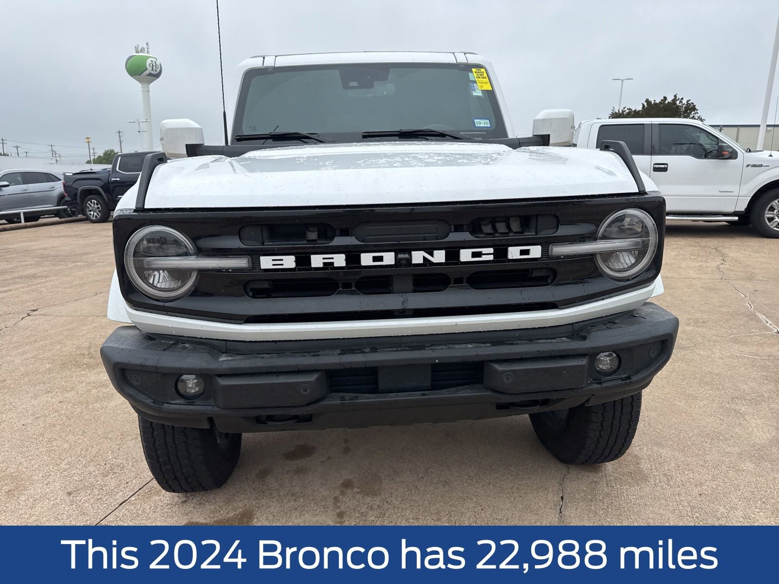 Used 2024 Ford Bronco Outer Banks AWD/4WD image 2