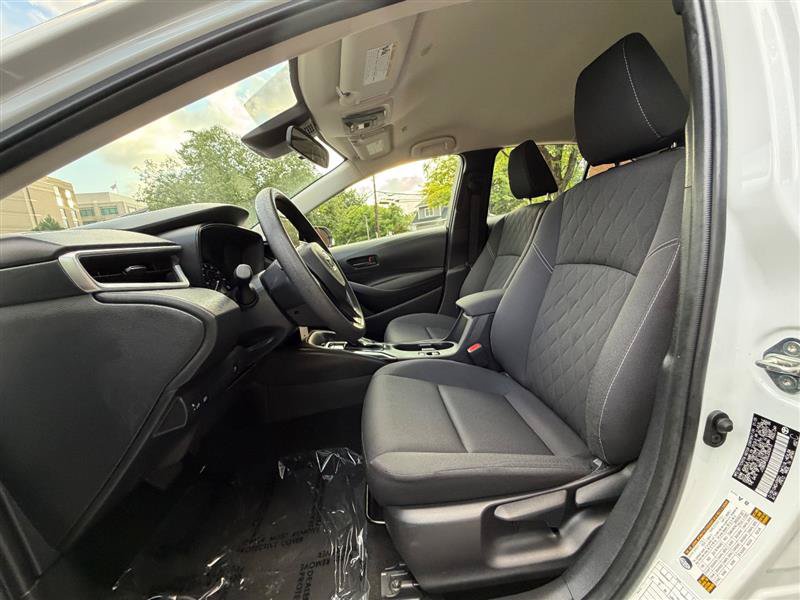 Used 2025 Toyota Corolla LE FWD image 29