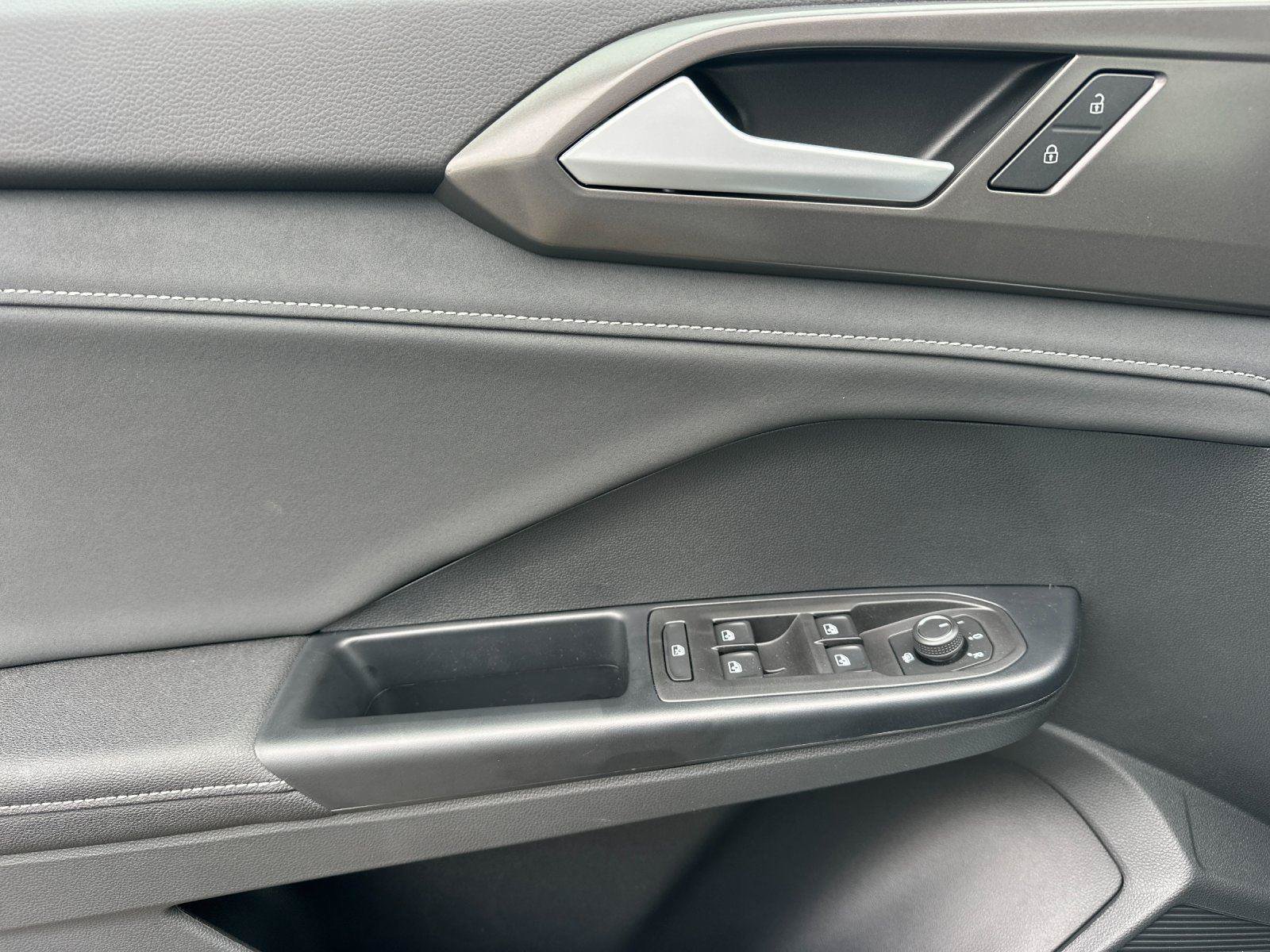 New 2026 Volkswagen Taos SE AWD/4WD image 10