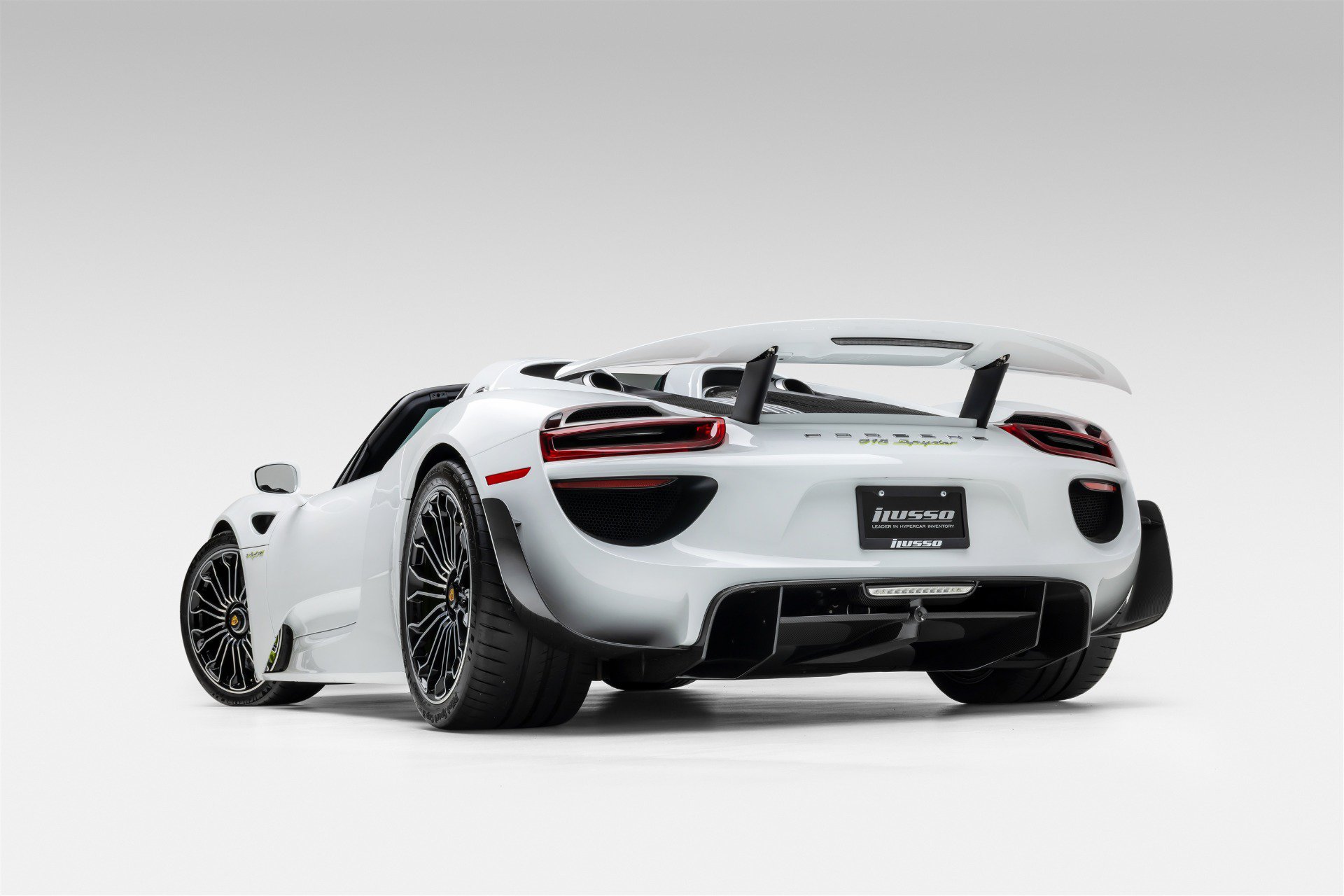 Used 2015 Porsche 918 Spyder AWD/4WD image 13