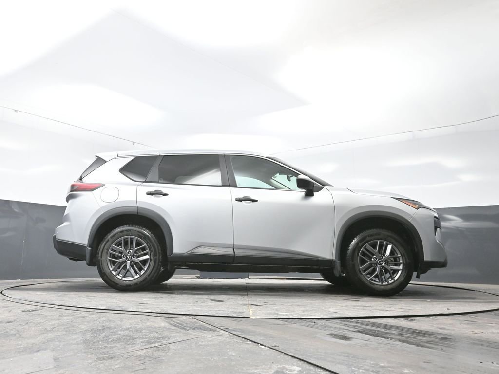 Used 2024 Nissan Rogue S image 48