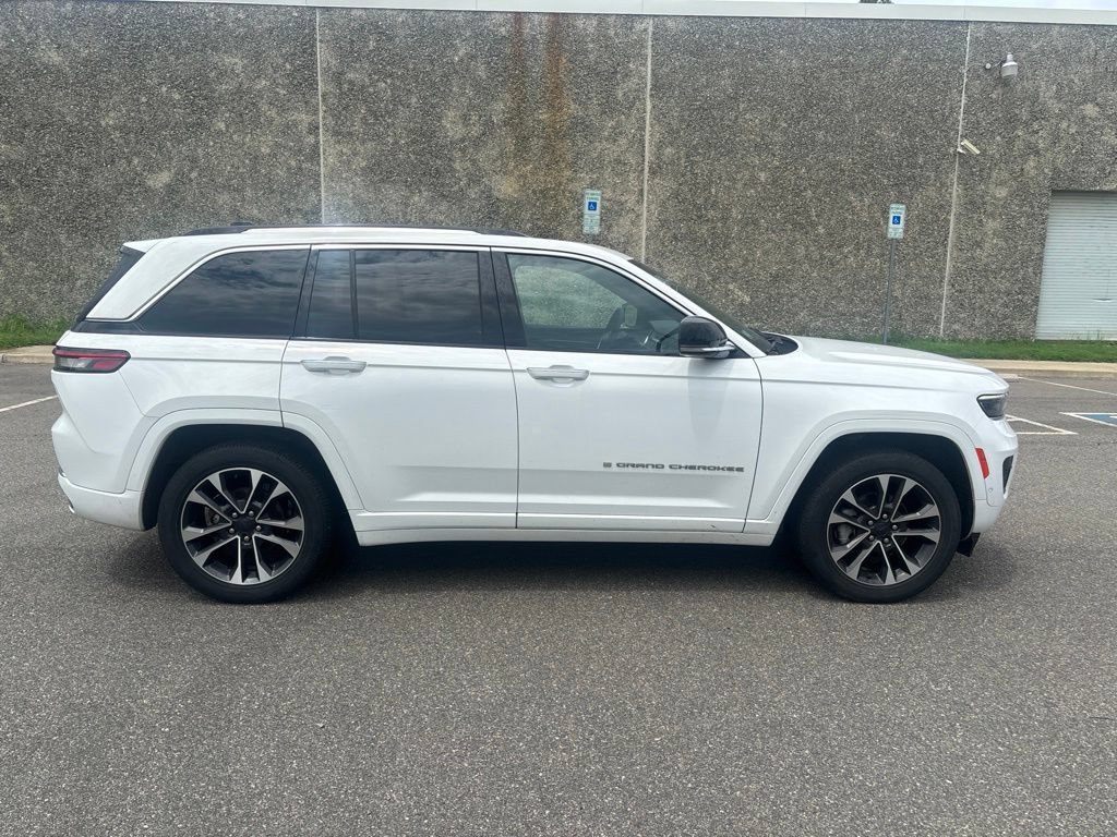 Certified 2023 Jeep Grand Cherokee Overland w/ Luxury Tech Group IV AWD/4WD image 8