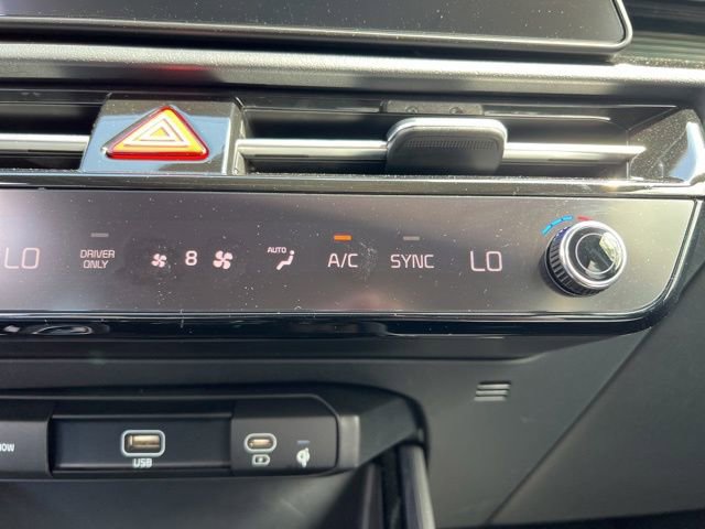 Certified 2024 Kia Niro EX Touring image 24