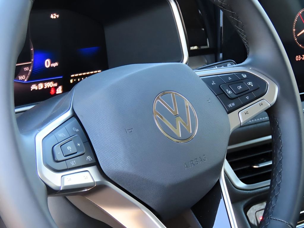 New 2025 Volkswagen Taos SE image 21