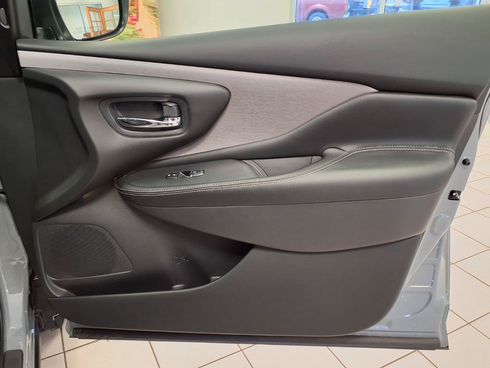 Used 2024 Nissan Murano SL AWD/4WD image 12