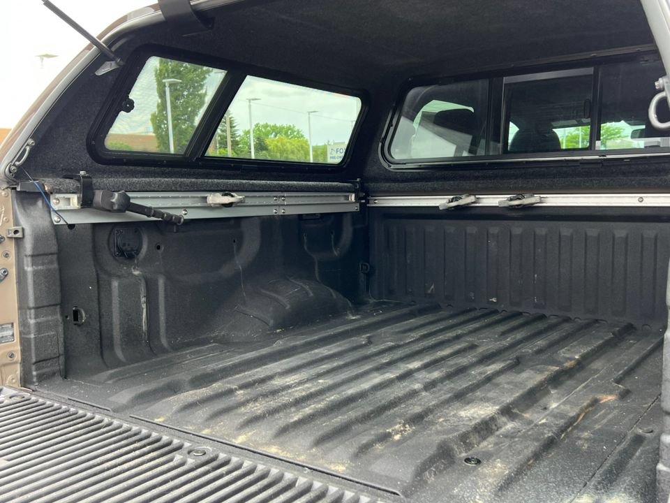 Used 2022 Nissan Titan PRO-4X w/ Pro-4x Convenience Package AWD/4WD image 6