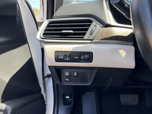 Used 2018 Honda Accord Touring image 10