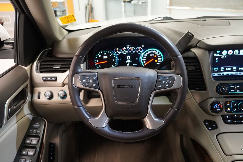 Used 2020 GMC Yukon XL Denali w/ Denali Ultimate Package AWD/4WD image 11