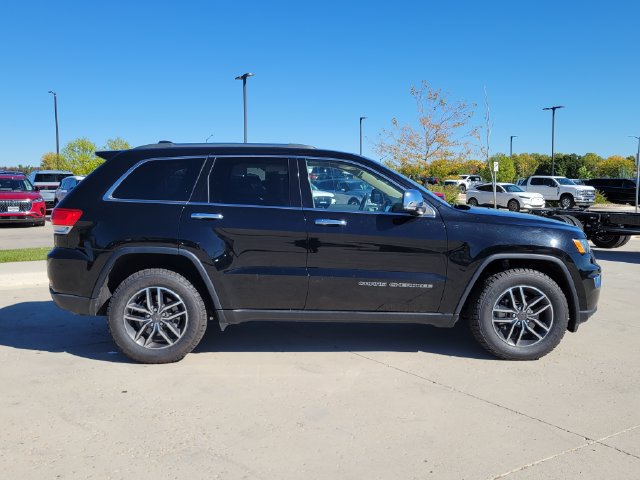 Used 2019 Jeep Grand Cherokee Limited RWD image 2