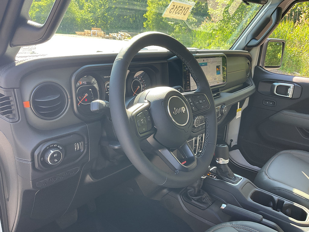 New 2026 Jeep Gladiator Mojave w/ Safety Group AWD/4WD image 10