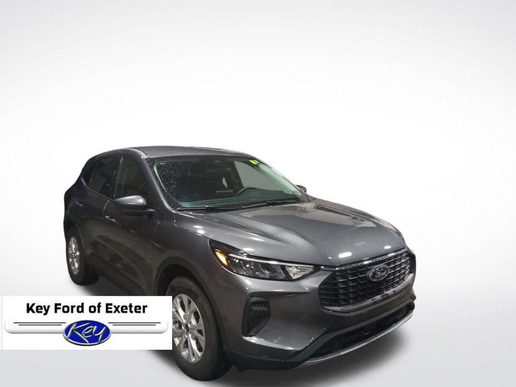 Used 2025 Ford Escape Active w/ Cold Weather Package image 2