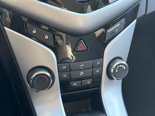 Used 2011 Chevrolet Cruze LT image 19