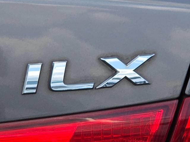 Used 2013 Acura ILX w/ Technology Package FWD image 11