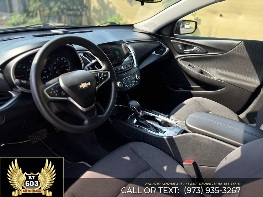 Used 2025 Chevrolet Malibu LT FWD image 16