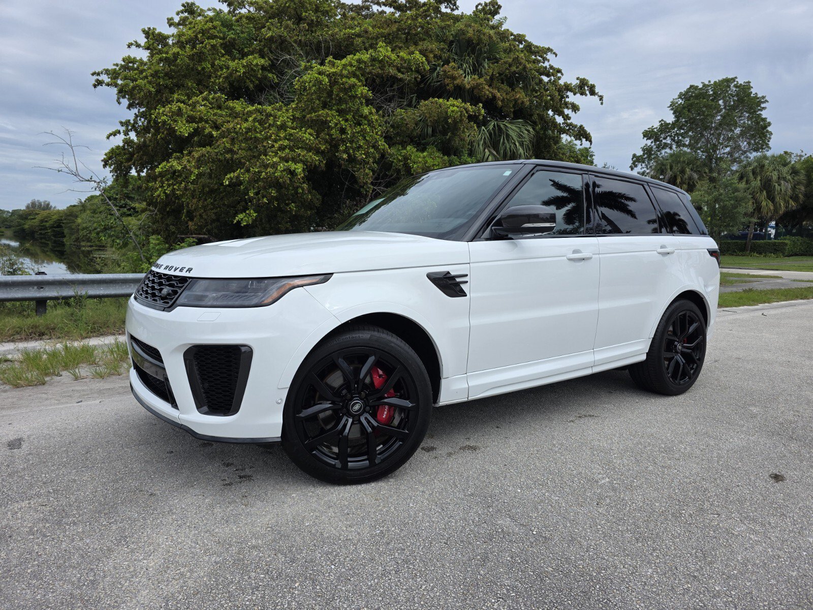 Certified 2022 Land Rover Range Rover Sport SVR AWD/4WD image 1