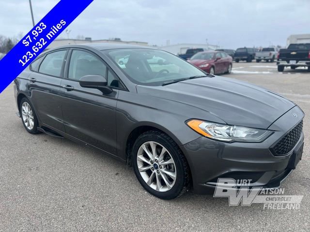 Used 2017 Ford Fusion SE w/ Fusion SE Technology Package image 8