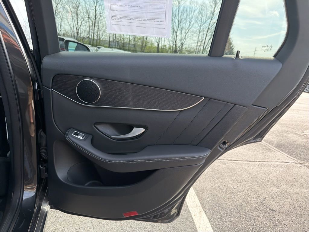 Used 2022 Mercedes-Benz GLC 300 4MATIC image 23