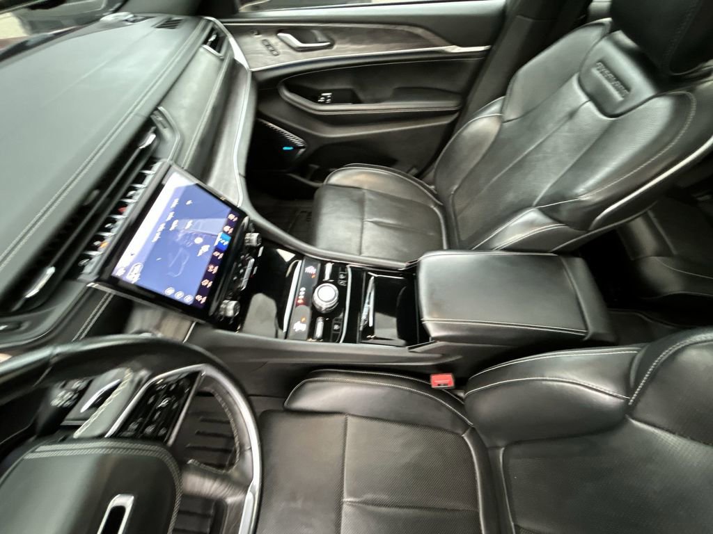 Used 2021 Jeep Grand Cherokee L Overland w/ Luxury Tech Group IV image 21