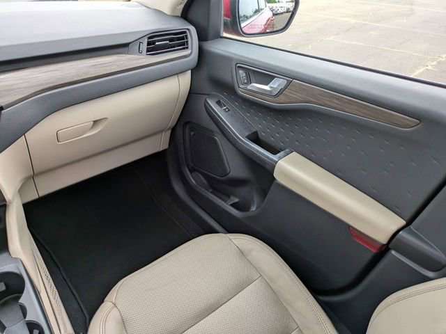 Used 2020 Ford Escape Titanium AWD/4WD image 17
